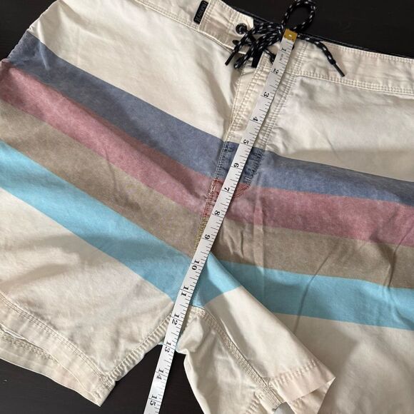 Hurley Swim Trunks Mens Sz 32 Quick Dry Beach Swim Surf Surfing Active Colorful - Picture 11 of 12
